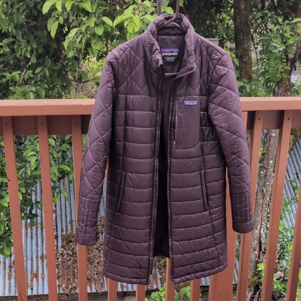 Long Patagonia Purple Puffer Jacket with Quilted Design